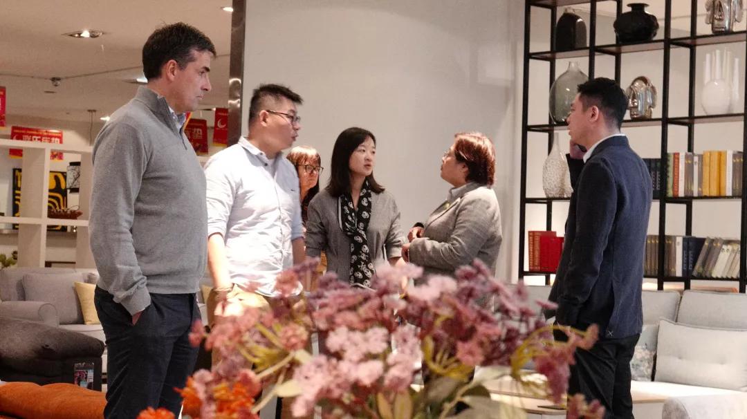 SLG考察团参观联乐工厂展厅